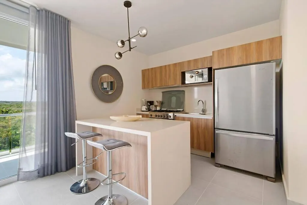 Jungle Joy Prv Jacuzzi Beach Access Rooftop Pools W Sea Views + Beach Club Akumal