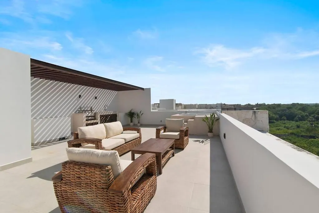 Jungle Joy Prv Jacuzzi Beach Access Rooftop Pools W Sea Views + Beach Club Akumal