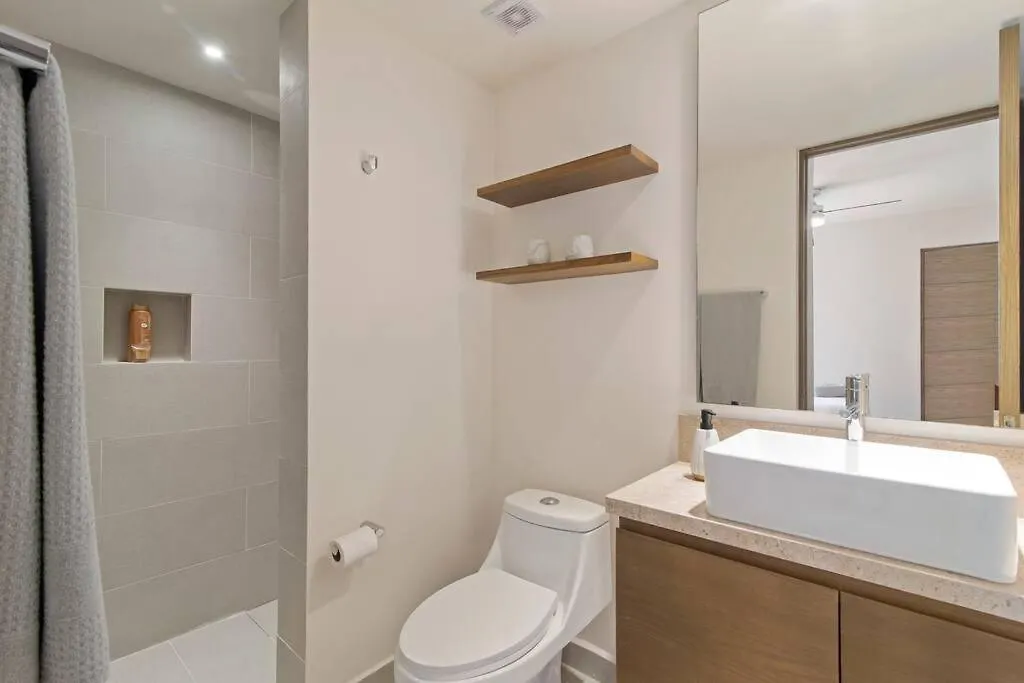Jungle Joy Prv Jacuzzi Beach Access Rooftop Pools W Sea Views + Beach Club Akumal Apartment