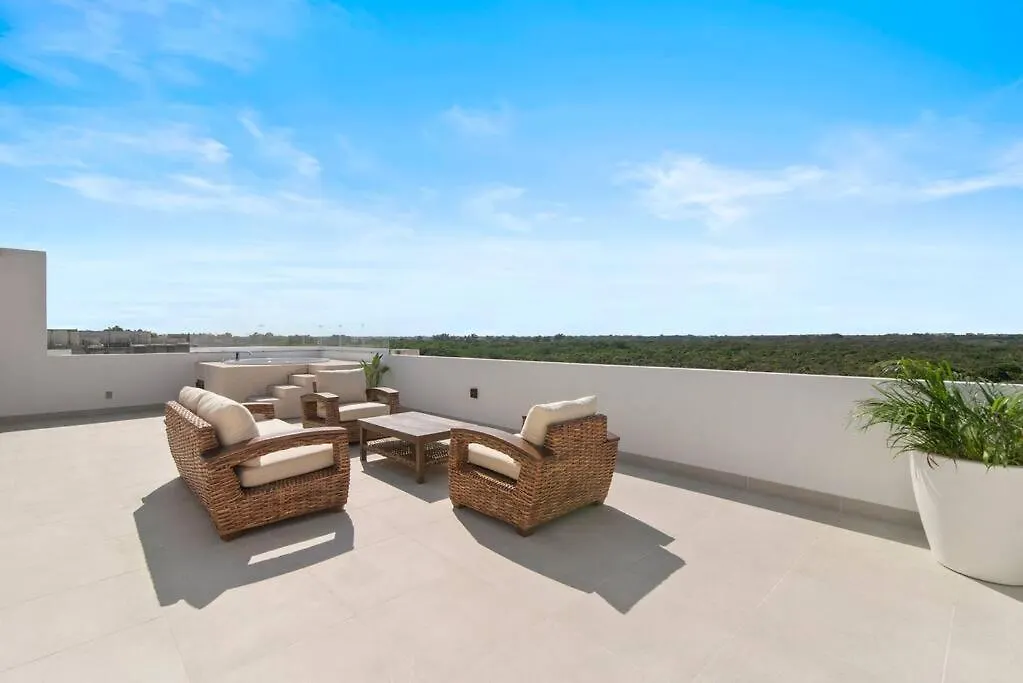 Jungle Joy Prv Jacuzzi Beach Access Rooftop Pools W Sea Views + Beach Club Akumal Apartment