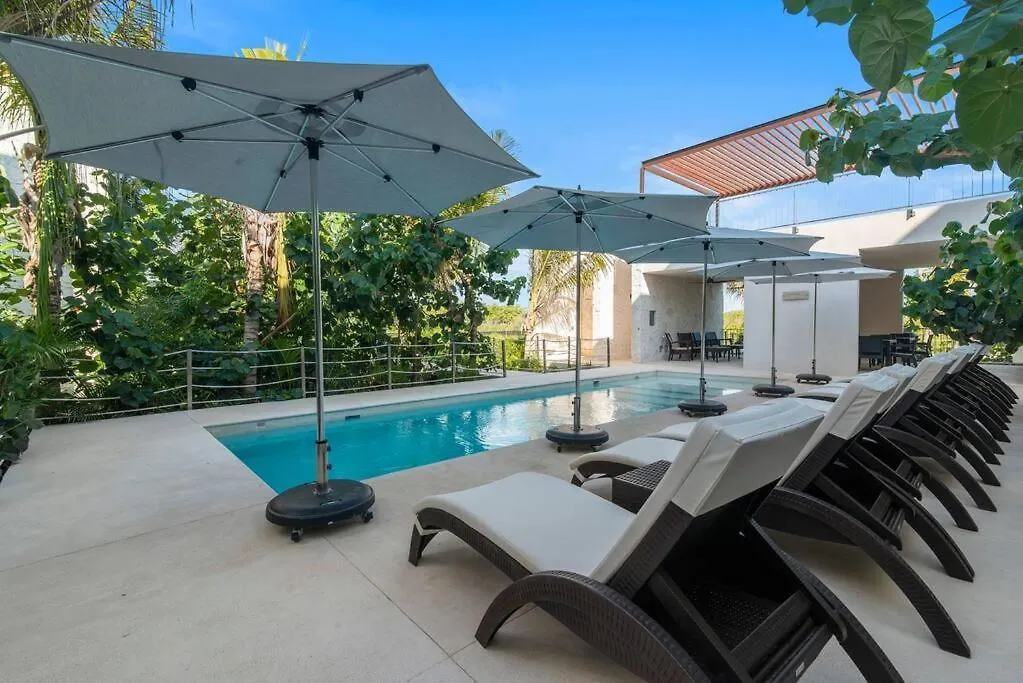 Apartment Jungle Joy Prv Jacuzzi Beach Access Rooftop Pools W Sea Views + Beach Club Akumal